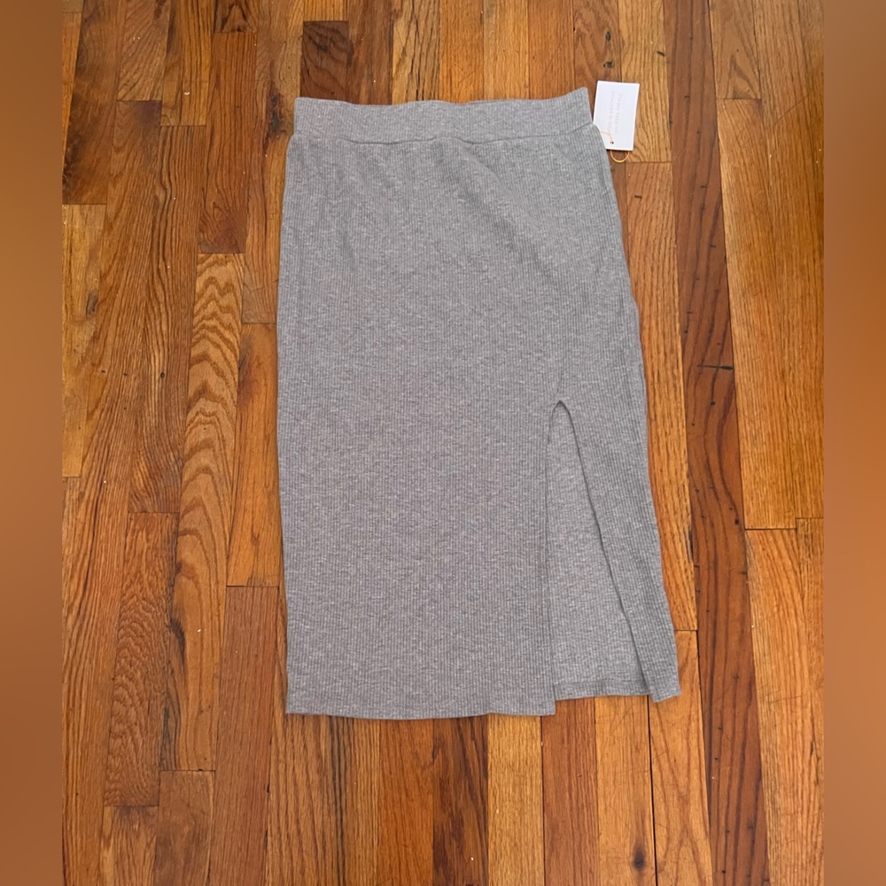 Backyard roses grey Bristol midi skirt